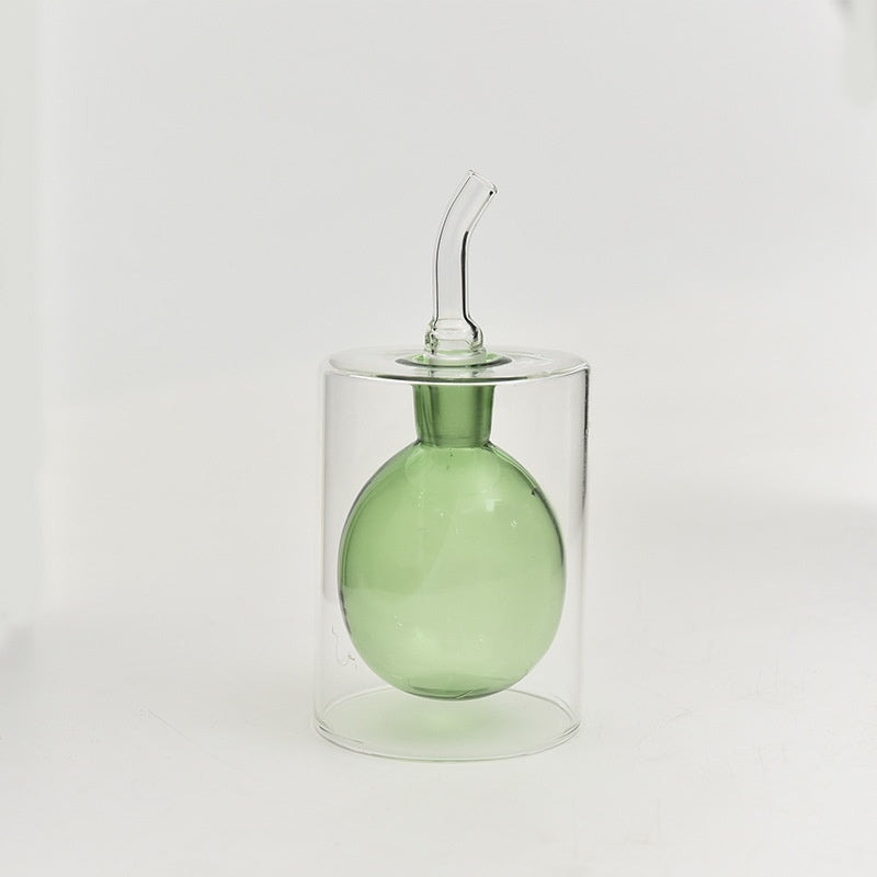 Doppelwandiger Öler aus farbigem Glas