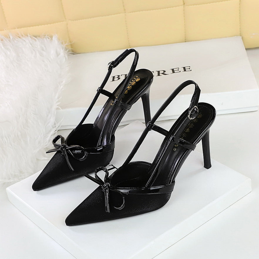Stilettos mit Cut-out-Detail