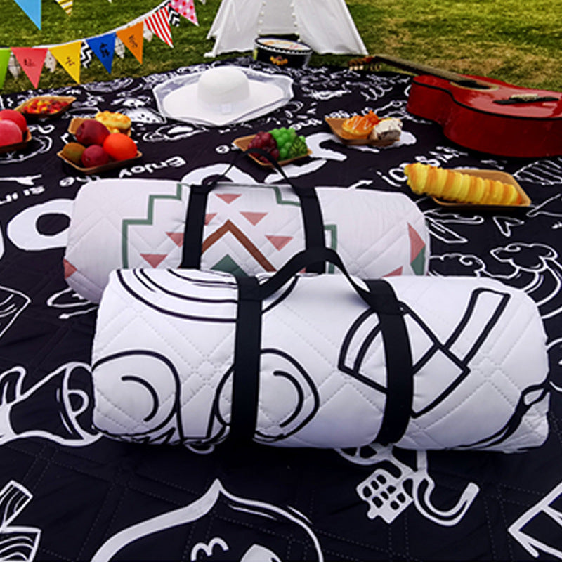 Picknickdecke im Schwarz-Weiss-Stil – Bild 2 | LuxeStyle