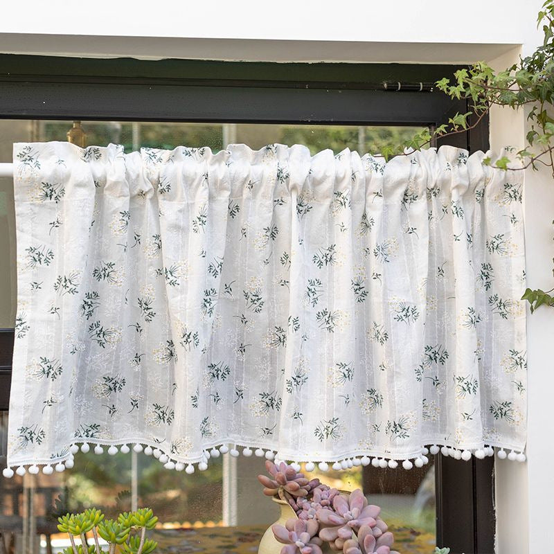 Vorhang mit Quasten und Blumenmuster | LuxeStyle