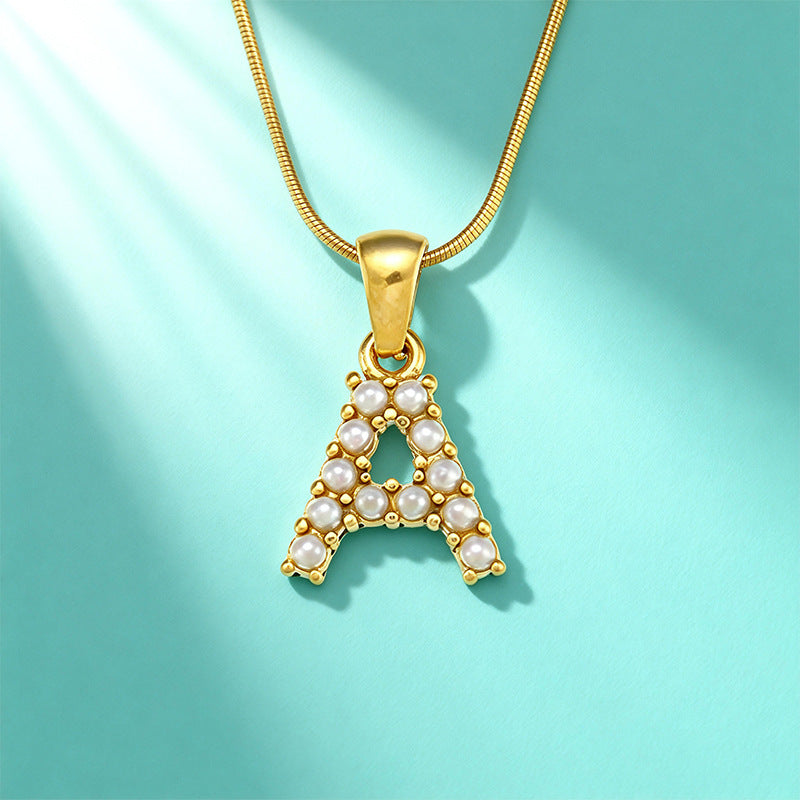 18K Gold Perlenkette mit Buchstaben-Anhänger