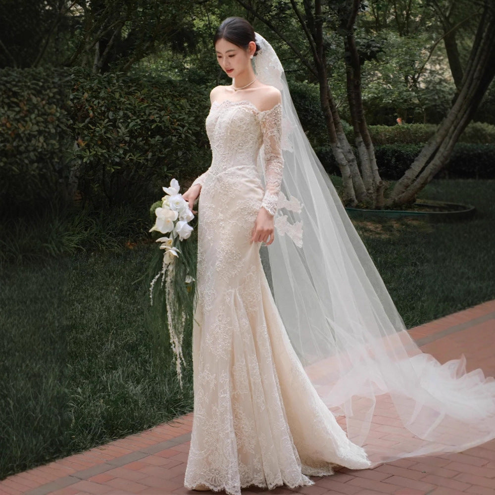 Elegantes Vintage-Spitzenkleid im französischen Stil
