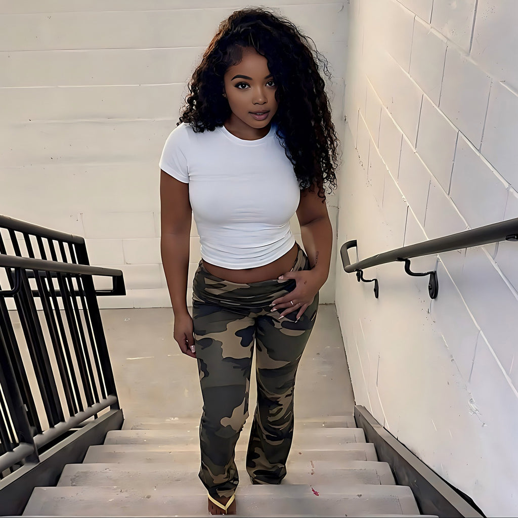 Camo Low-Waist Slim-Fit Hose für Frauen