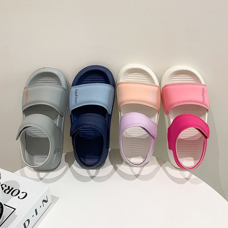 Weichsohlige Sandalen