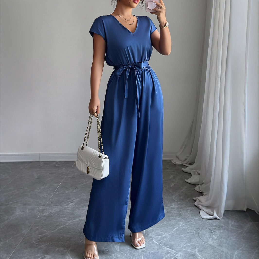 Eleganter Jumpsuit mit weitem Bein und V-Ausschnitt