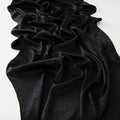Crinkled Satin Schal – Seidig Glatt