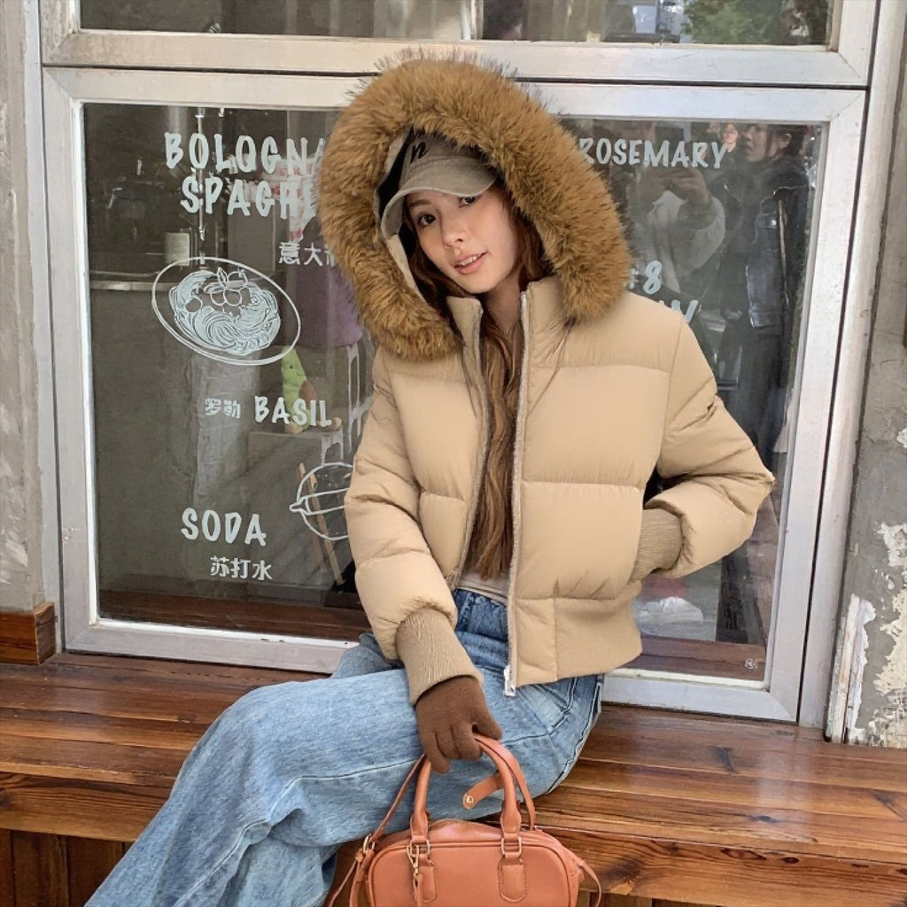 Kompakter Fellkapuzenmantel für Damen – Bild 2 | LuxeStyle