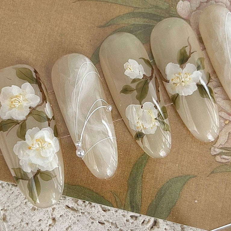 Handbemalte Baishan Teeblüten-Nägel | LuxeStyle