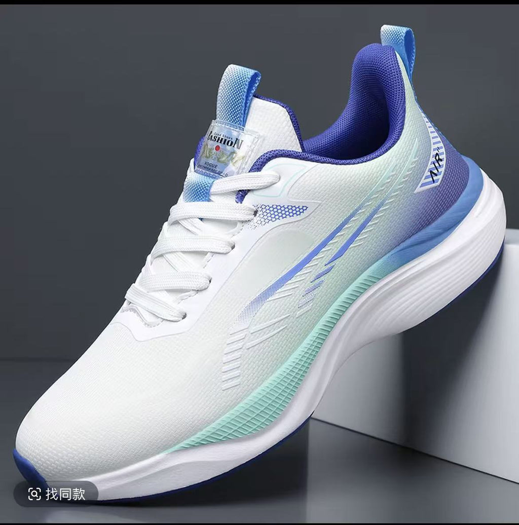 Bequeme Laufschuhe mit dicker Sohle