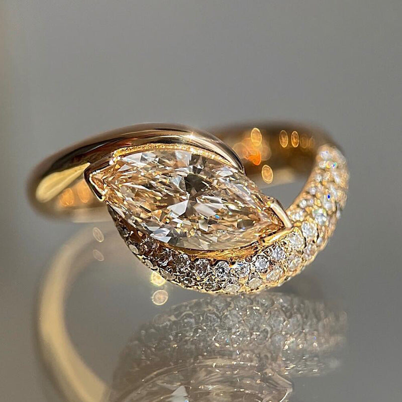Hufeisen-Diamantring