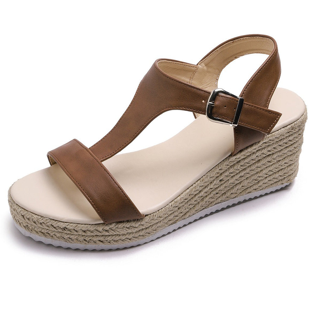 Sommer-Sandalen mit Keilabsatz