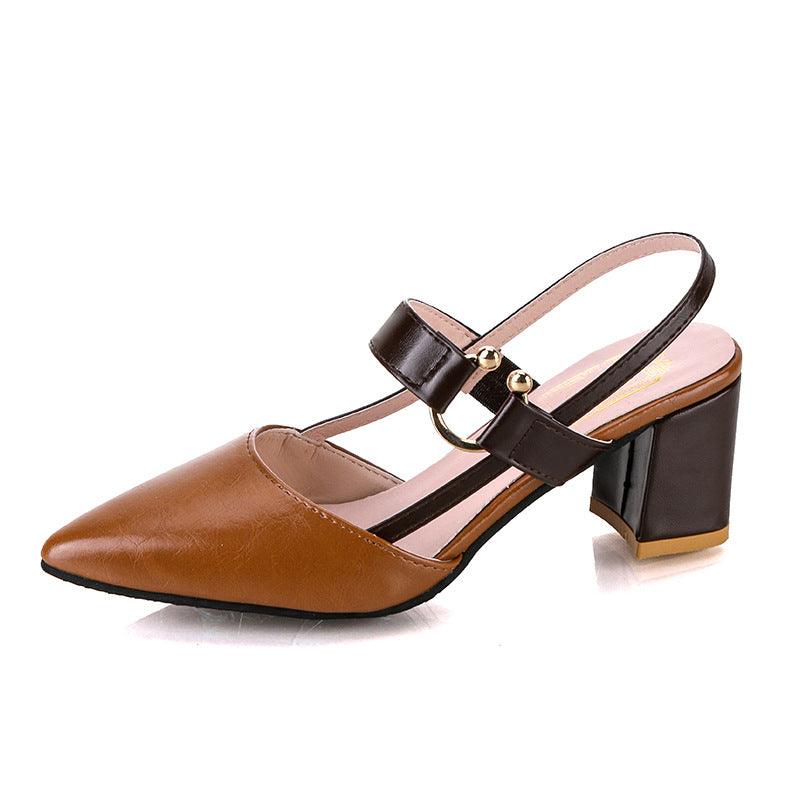 Sandalen mit spitzer Zehenpartie und Blockabsatz – Bild 1 | LuxeStyle