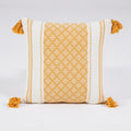 Geometrischer Jacquard Kissenbezug mit Quasten – Bild 3 | LuxeStyle