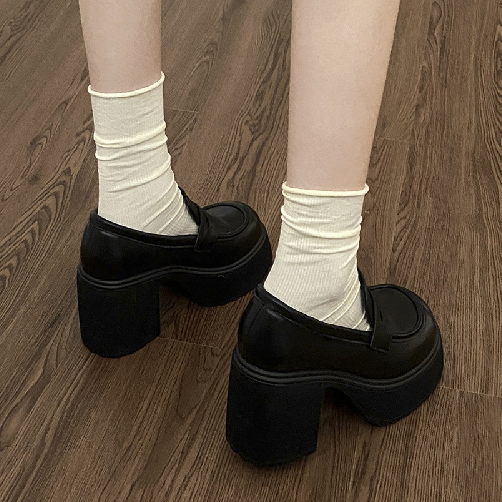 Plateaustiefel aus schwarzem Leder – Bild 2 | LuxeStyle