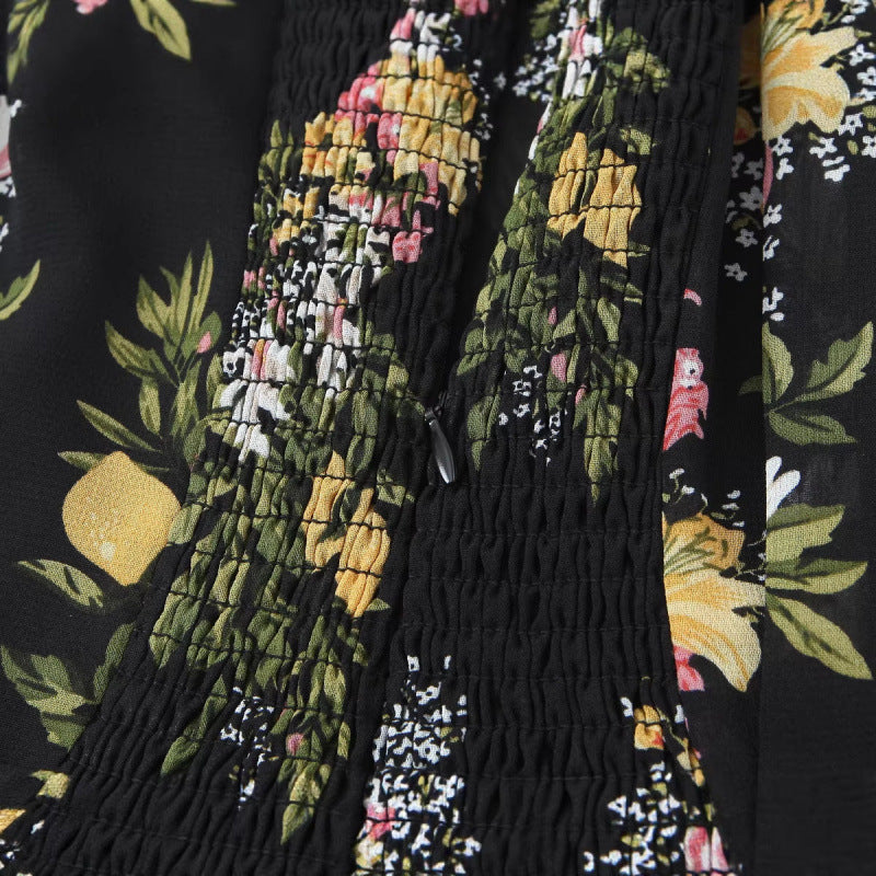 Minikleid mit Blumenprint und schmaler Passform | LuxeStyle
