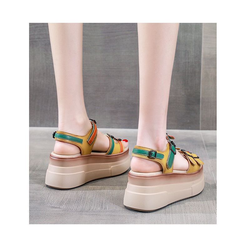 Bunte Plateau-Sandalen für Damen – Bild 17 | LuxeStyle