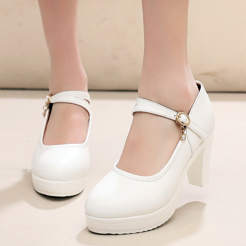 Plateau High Heels mit Riemchenschnalle – Bild 7 | LuxeStyle