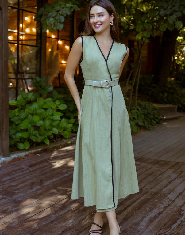 Maxikleid mit V-Ausschnitt und Gürtel – Bild 2 | LuxeStyle