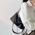 Vielseitige Umhängetasche mit Kette | LuxeStyle
