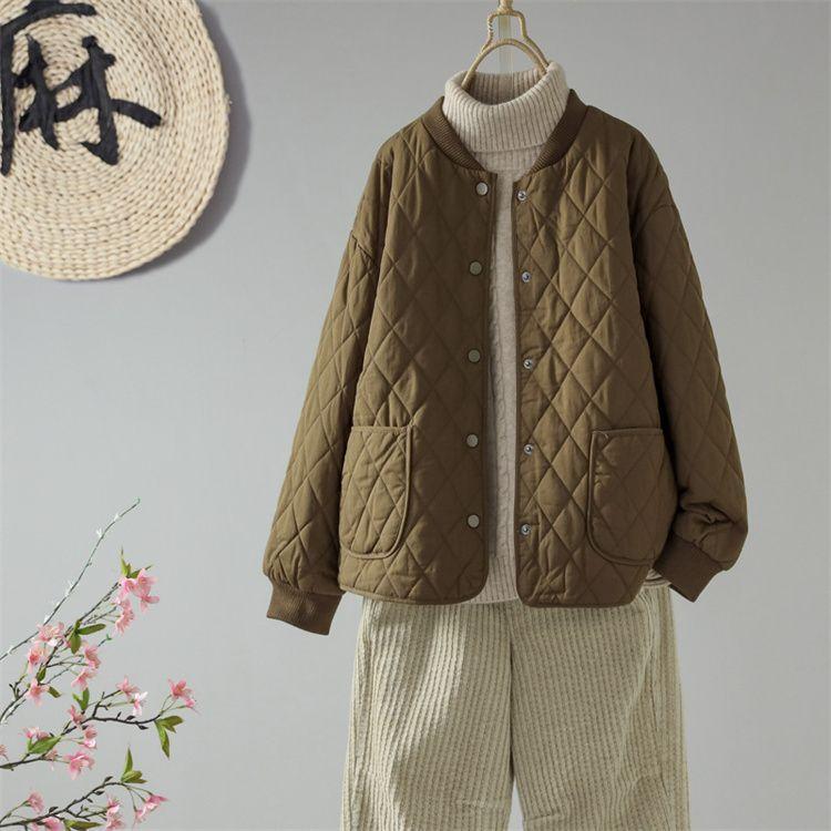 Kurze, locker geschnittene Damen-Steppjacke