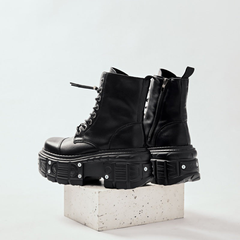 Martin Boots im Punk-Stil