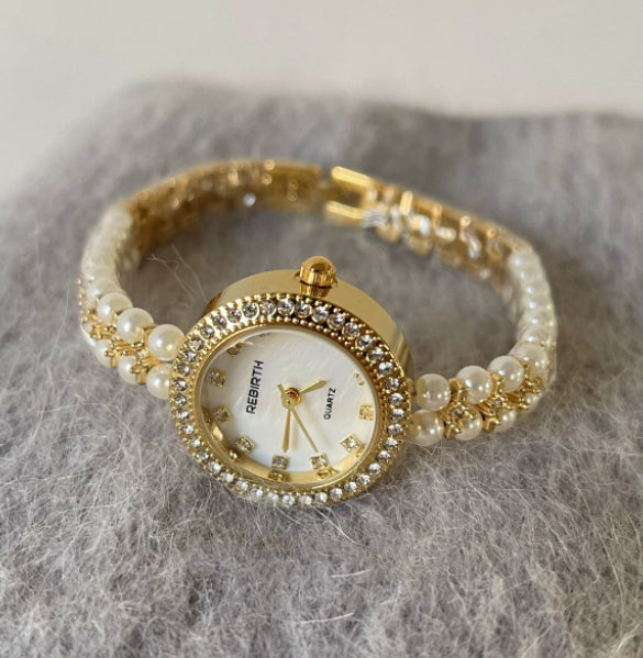 Elegante Kettenuhr