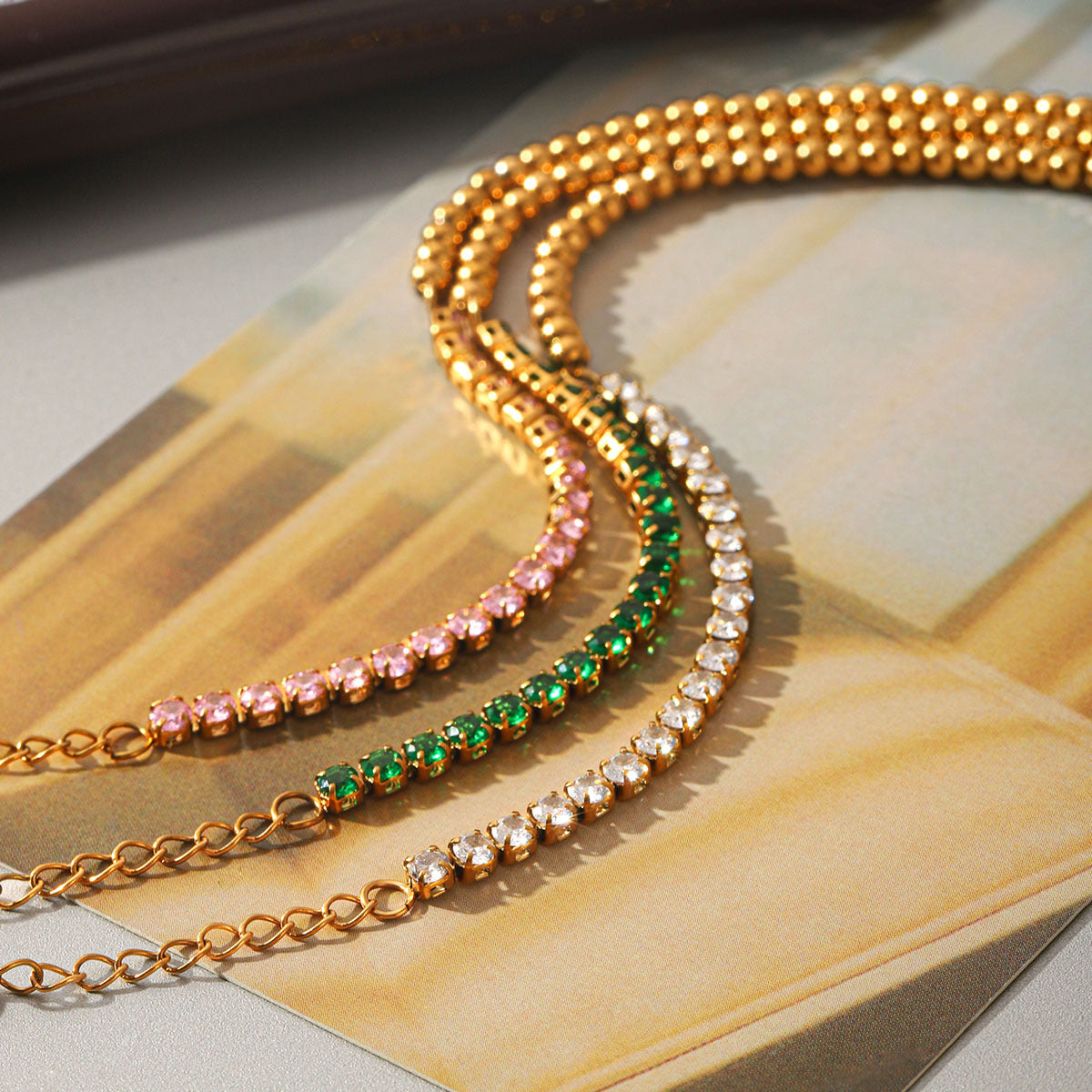 Edelstahl-Armband mit Gold-Lackierung – Bild 4 | LuxeStyle