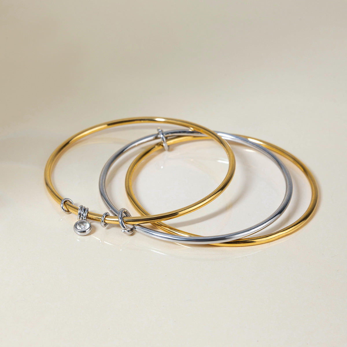 Vergoldetes Edelstahl-Armreif-Set – Bild 4 | LuxeStyle