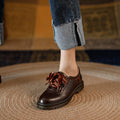 Retro Pumps mit Schnürung und Blockabsatz
