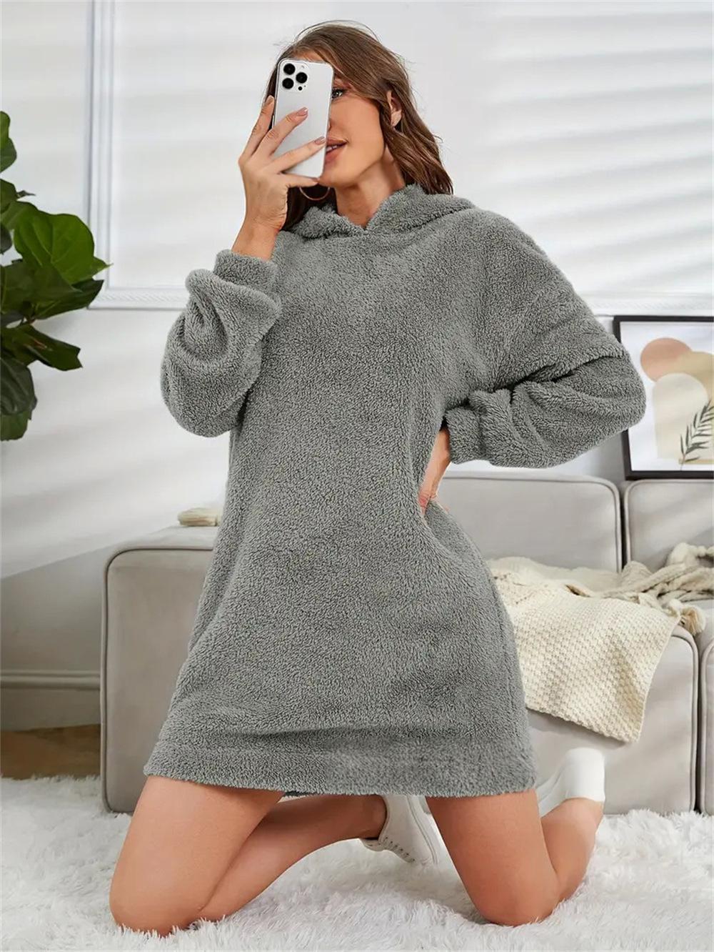 Kapuzenlangarmkleid