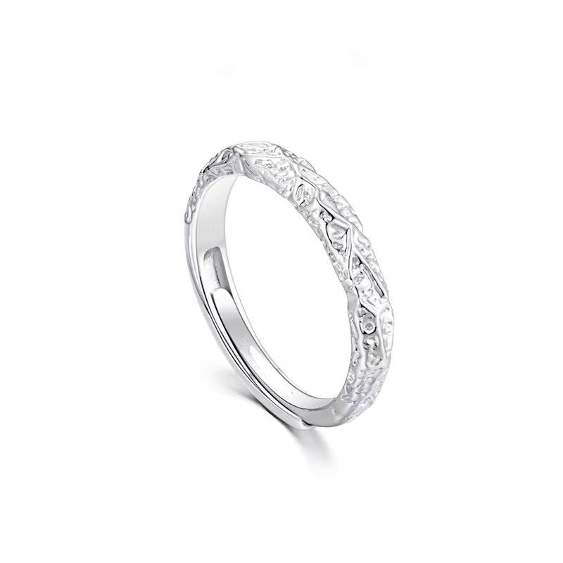 Silberner Ring mit minimalistischem Design | LuxeStyle