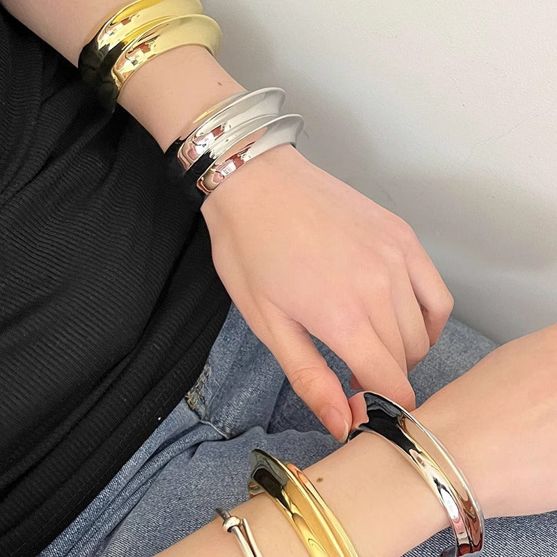 Flying Saucer Armreif für Damen – Bild 2 | LuxeStyle