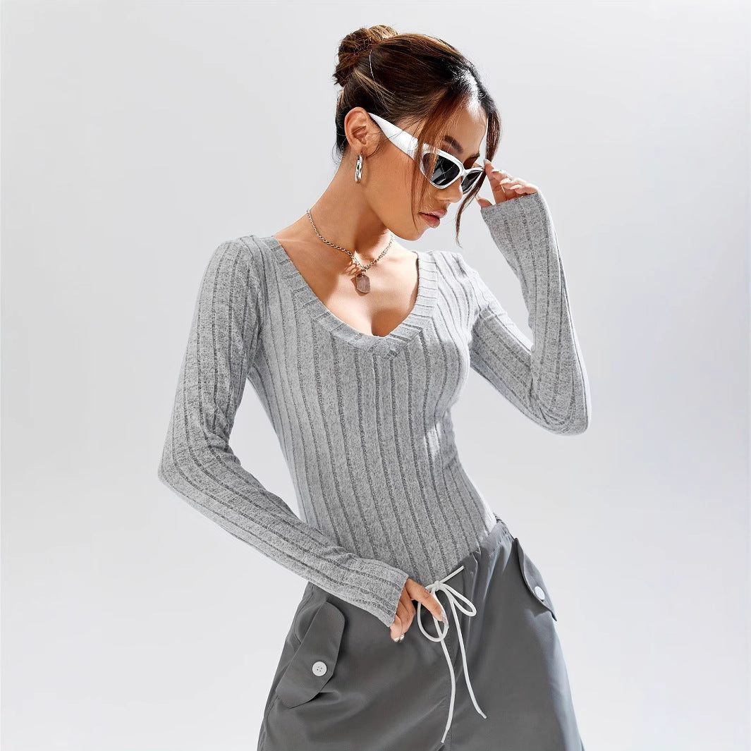 Einfaches Jumpsuit mit V-Ausschnitt