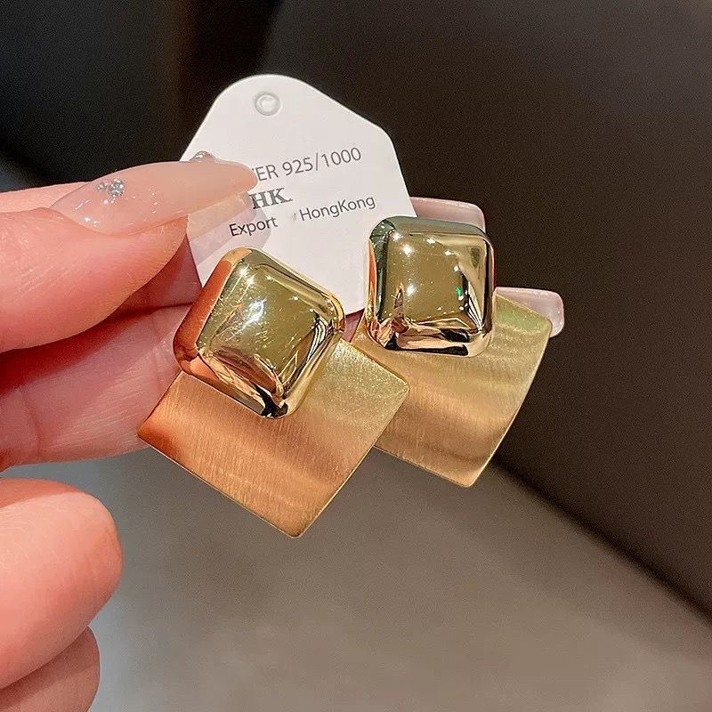 Statement-Ohrringe «Doré» · gebürstetes Gold, quadratisch