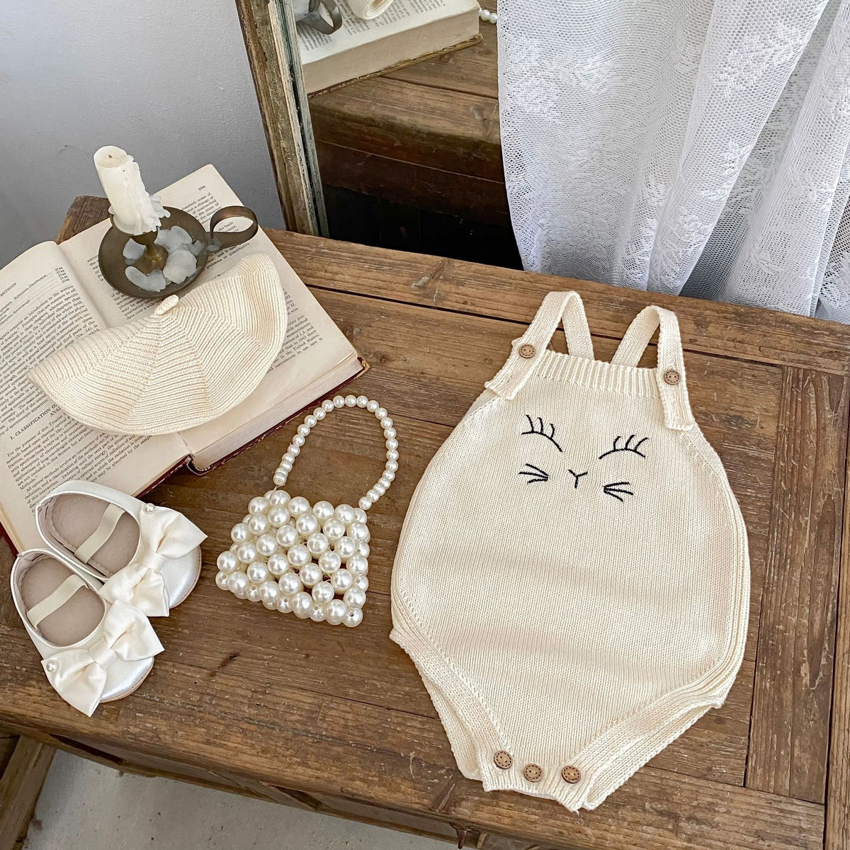 Baby Strampler mit Katzenstickerei | LuxeStyle