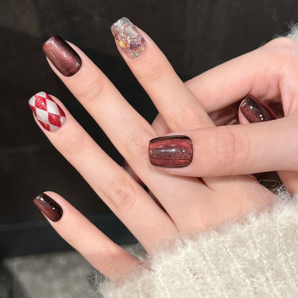 Rotes Cat's Eye Nagelset zum Aufkleben – Bild 1 | LuxeStyle