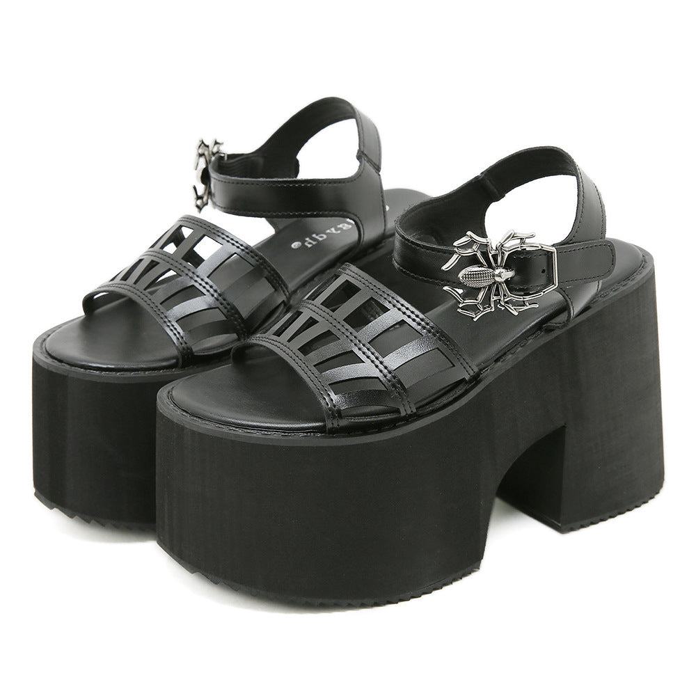 Wasserdichte Plateau-Sandalen mit Cut-Outs