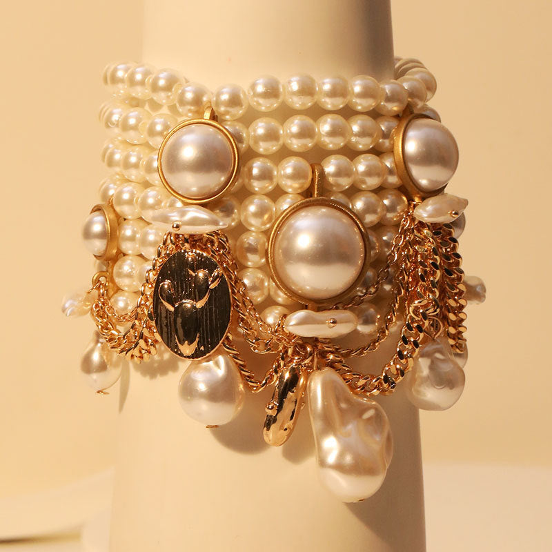 Handgemachtes Quastenarmband mit Kunstperlen – Bild 2 | LuxeStyle