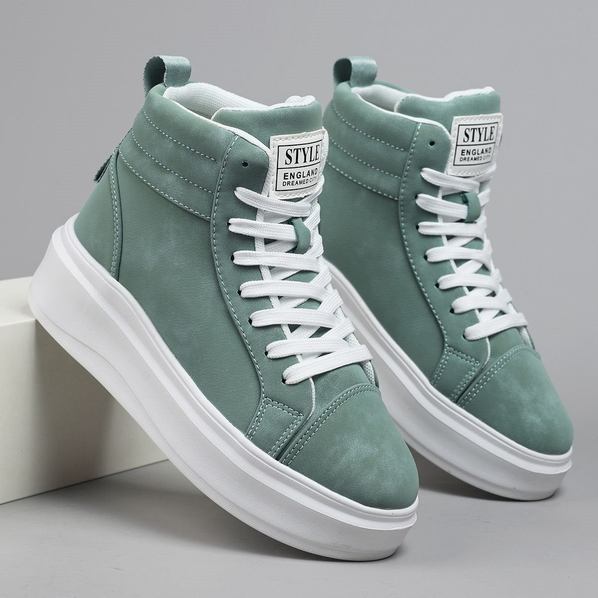 Hohe Sneaker