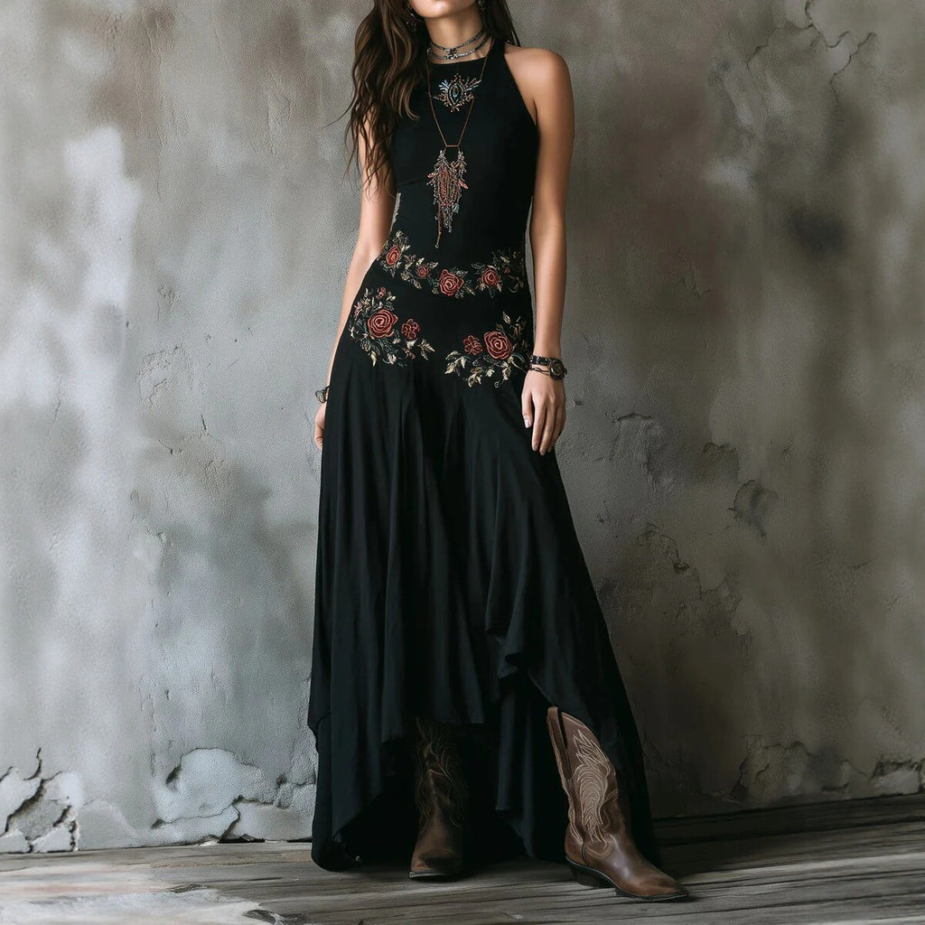 Figurschmeichelndes Kleid mit asymmetrischem Saum