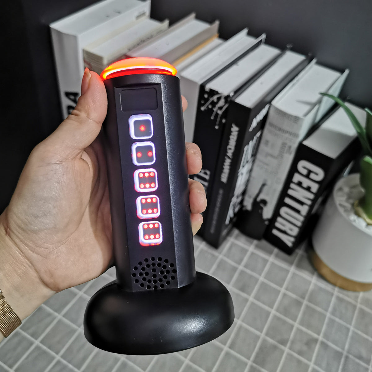Elektronischer Würfel-Box – Bild 9 | LuxeStyle