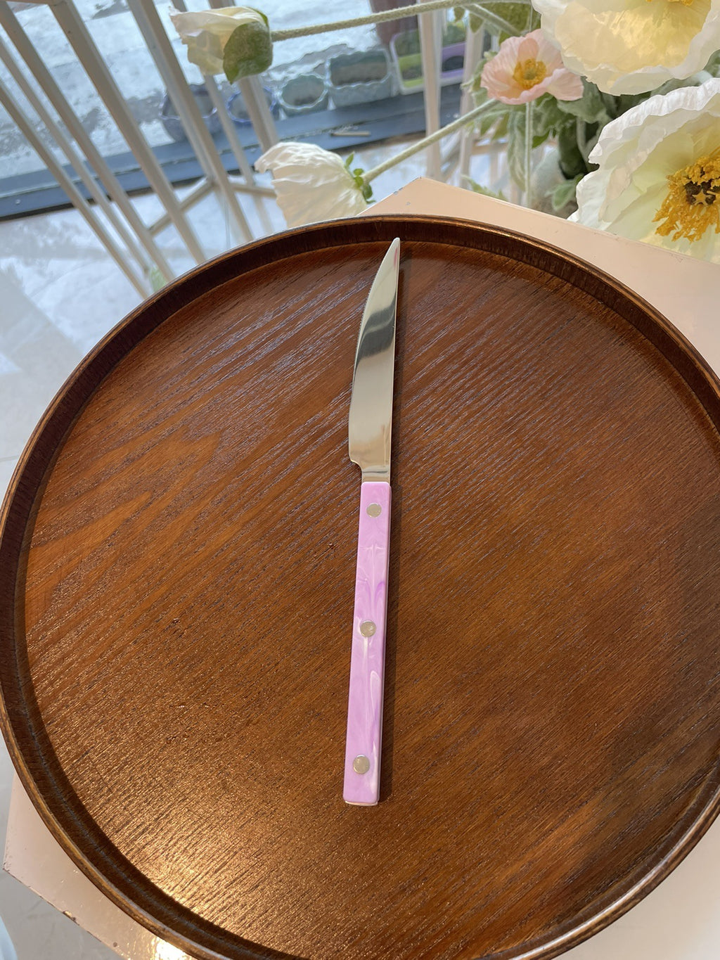 Mehrfarbiges Besteckset im französischen Stil