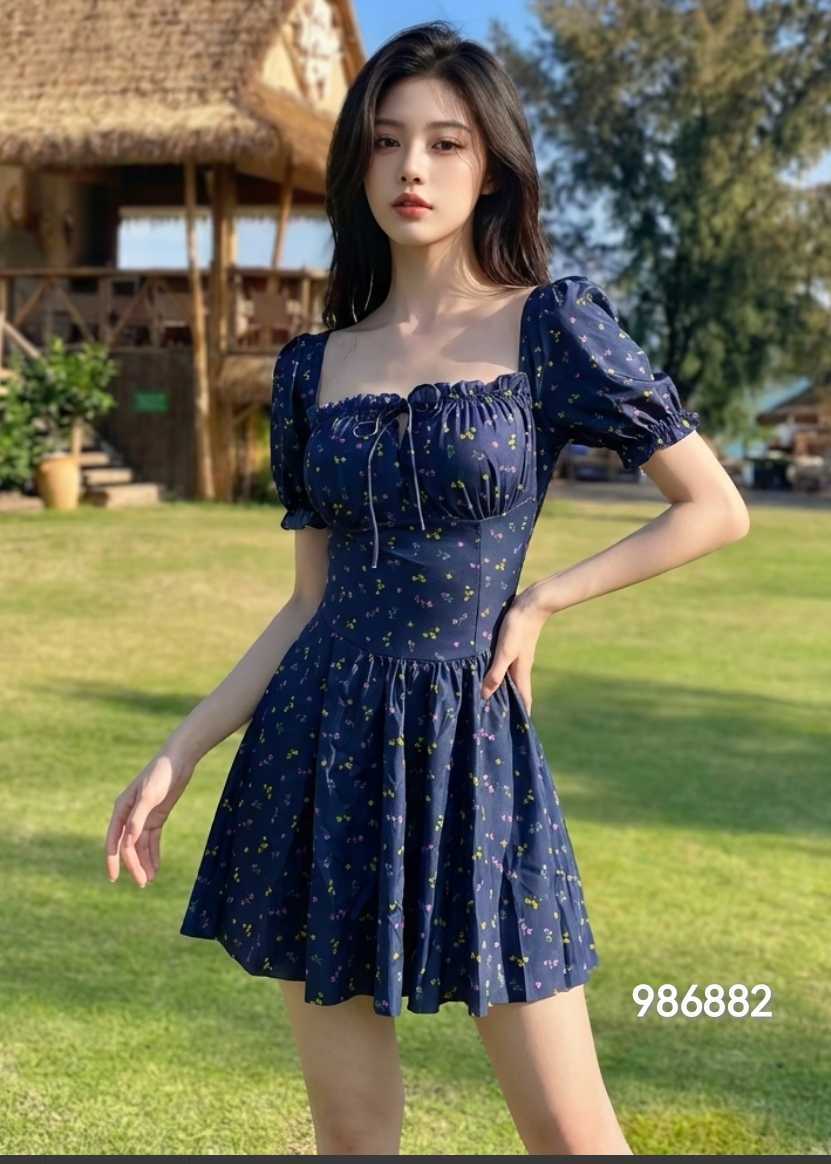 Einteiliger figurbetonter Badeanzug im Kleid-Stil