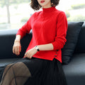 Kurzer Strickpullover mit Rollkragen und Schlitz
