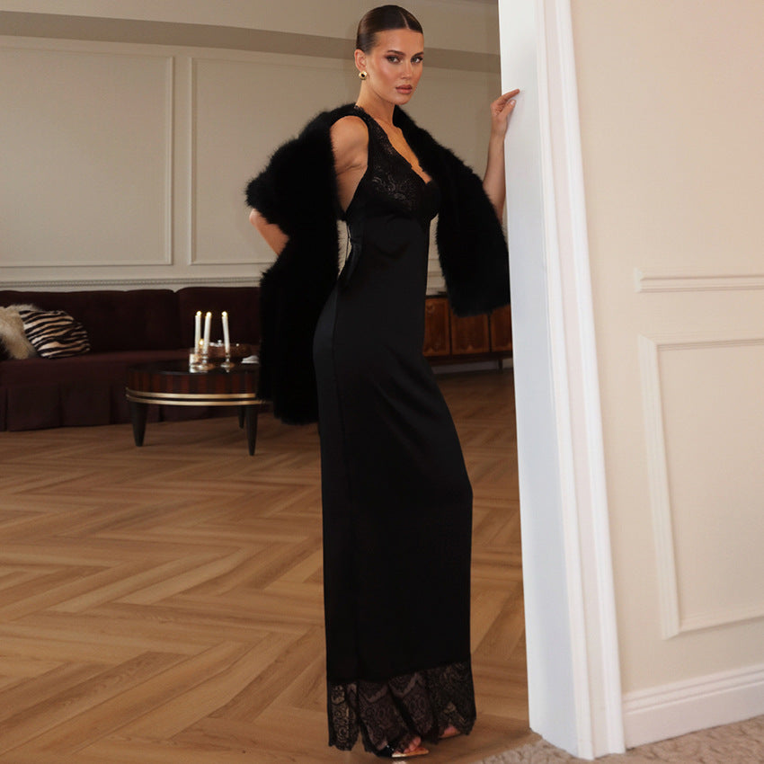 Elegantes Spitzenkleid mit eckigem Ausschnitt