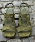 High-Heel Wildleder-Sandalen mit Schnalle