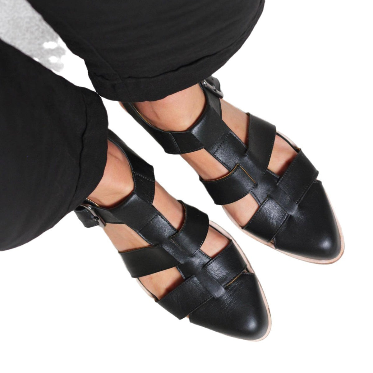 Freizeit-Sandalen mit Leopardenmuster – Bild 4 | LuxeStyle