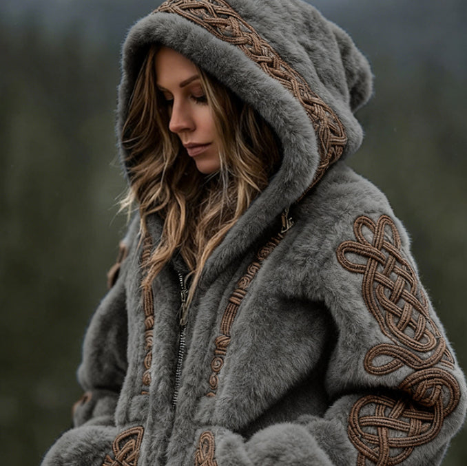 Warme Kapuzenstrickjacke mit Reissverschluss