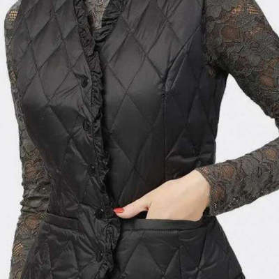 Slim-Fit Daunen-Weste in Schwarz – Bild 5 | LuxeStyle