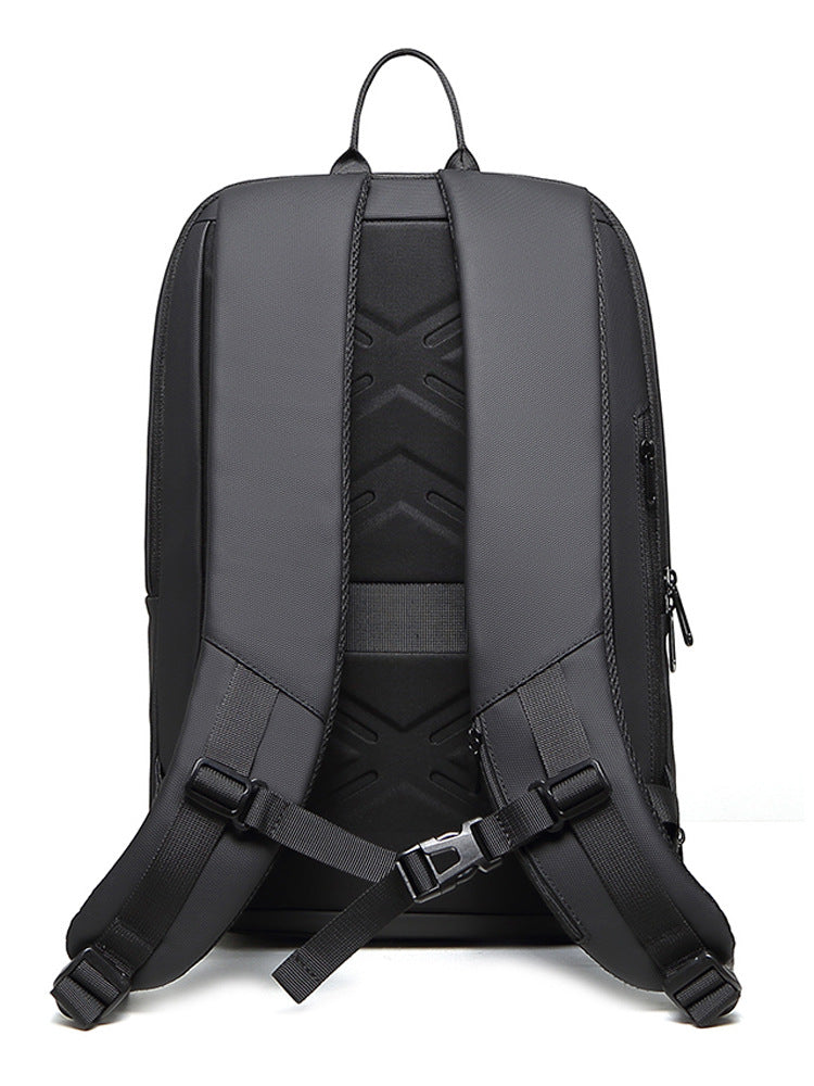 Leichter Herrenrucksack für Alltag – Bild 4 | LuxeStyle
